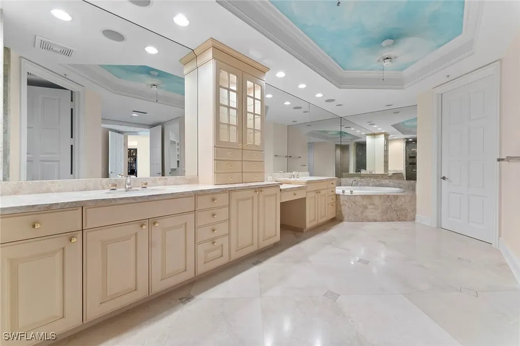 81 Seagate Drive Naples FL 34103