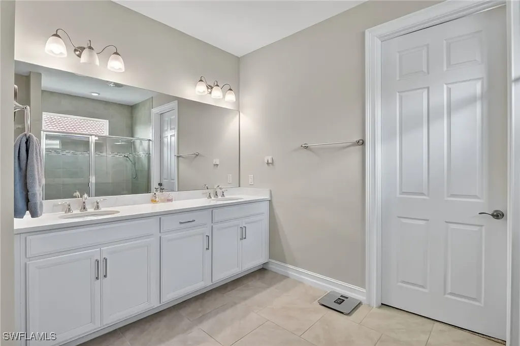 18725 Lake Hammock Drive Naples FL 34114