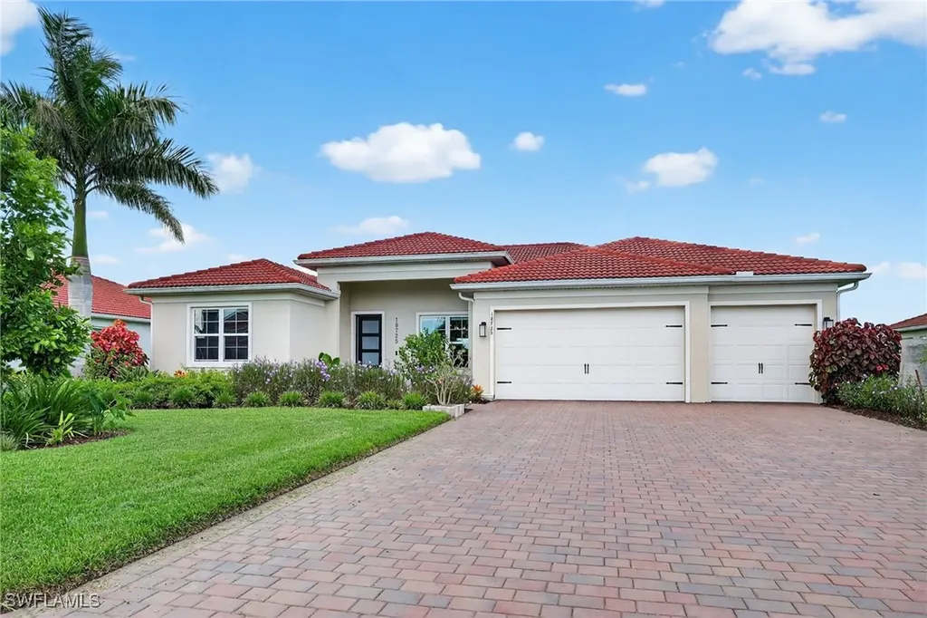 18725 Lake Hammock Drive Naples FL 34114