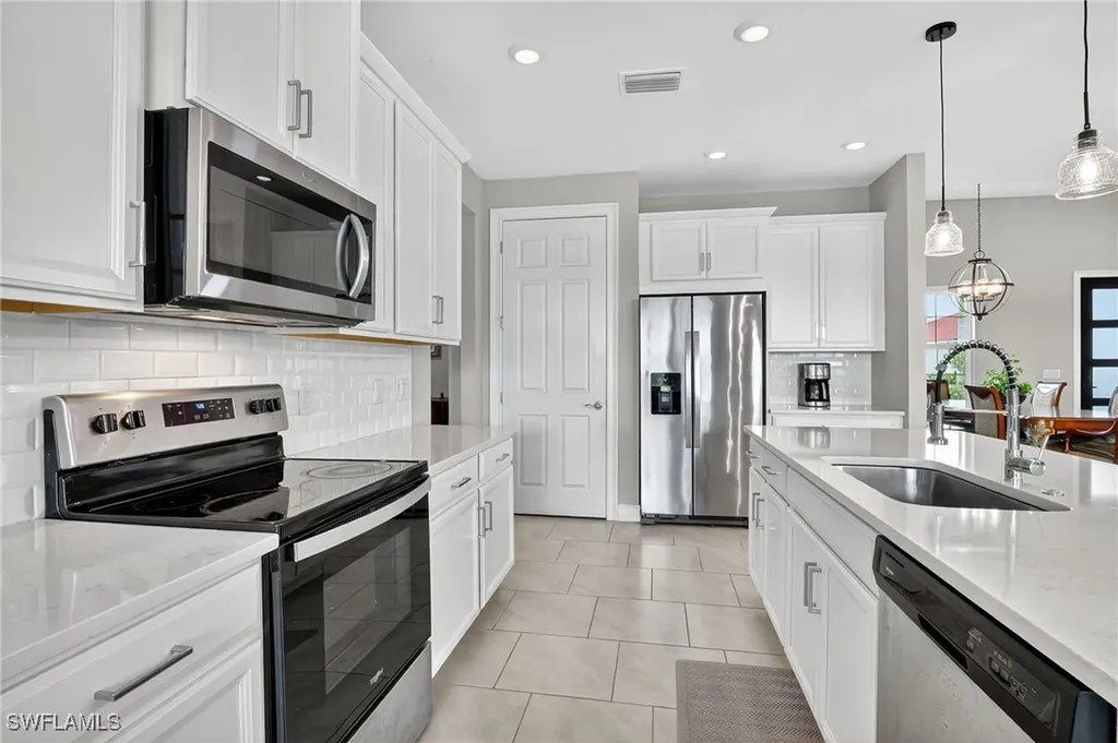 18725 Lake Hammock Drive Naples FL 34114