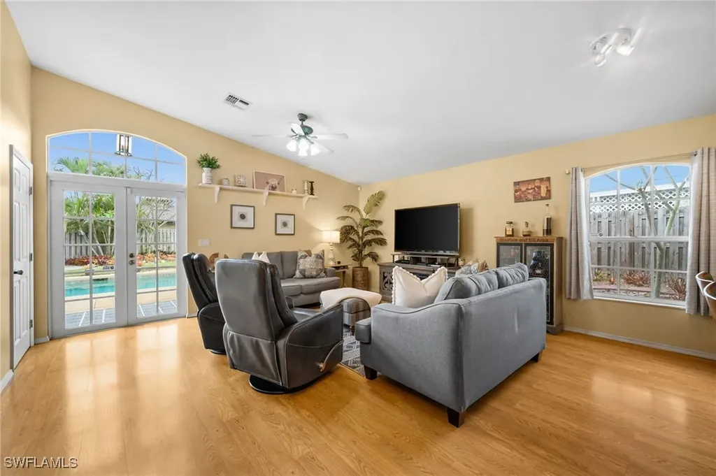 89 8th Street Bonita Springs FL 34134