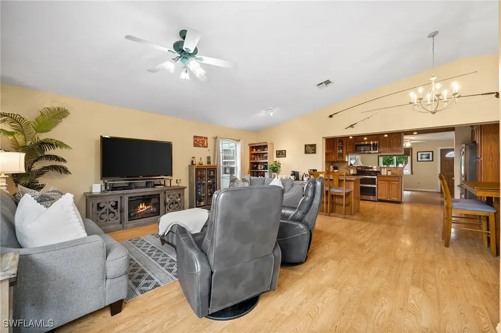 89 8th Street Bonita Springs FL 34134