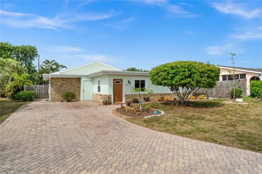 89 8th Street Bonita Springs FL 34134