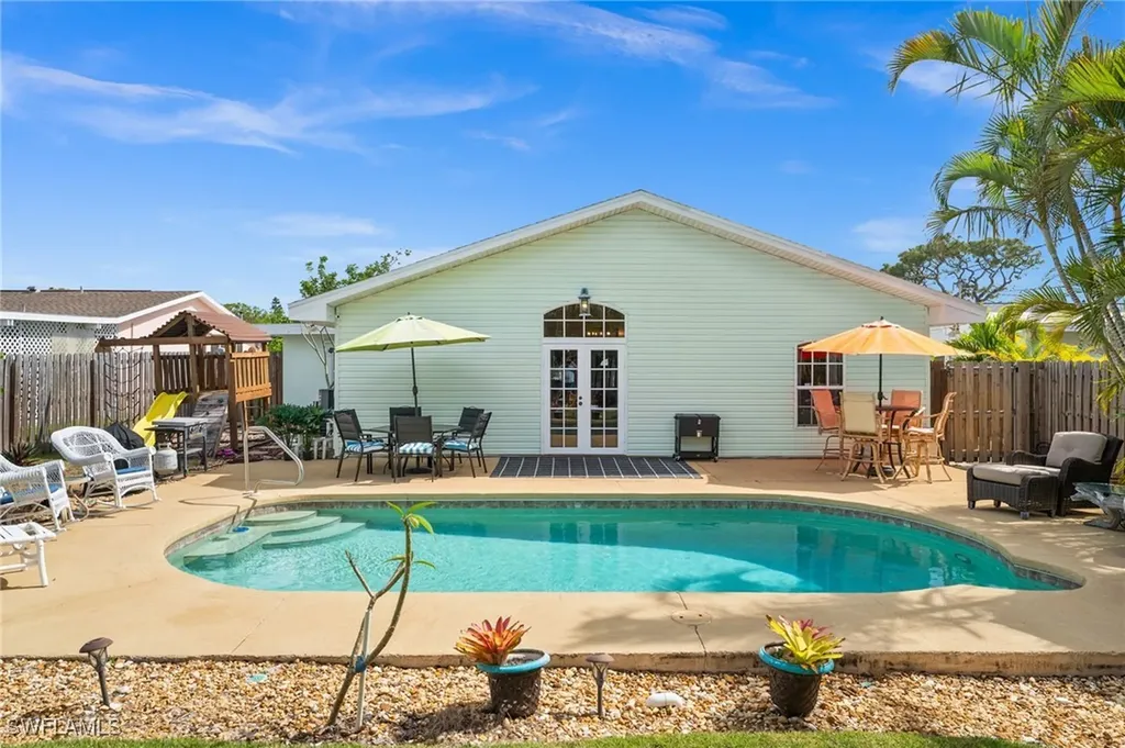 89 8th Street Bonita Springs FL 34134