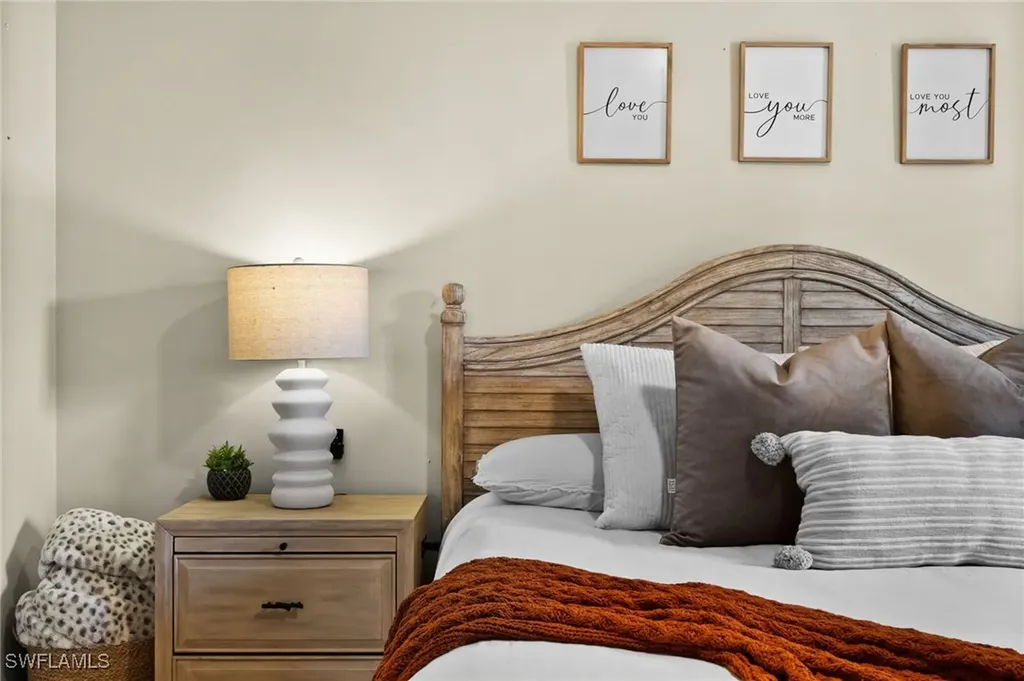 89 8th Street Bonita Springs FL 34134