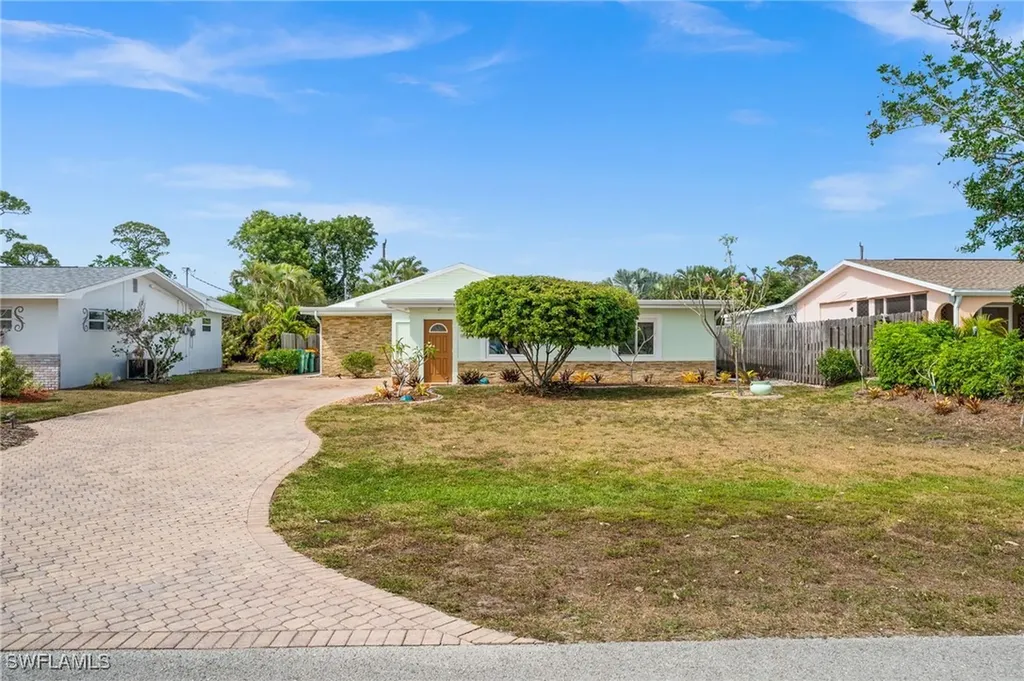 89 8th Street Bonita Springs FL 34134