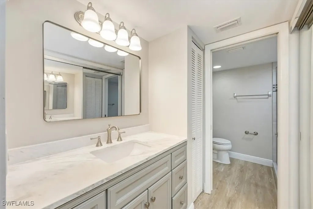 5940 Via Lugano Naples FL 34108