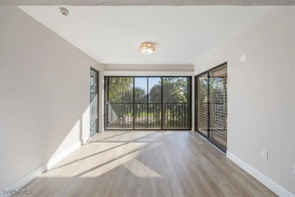 5940 Via Lugano Naples FL 34108