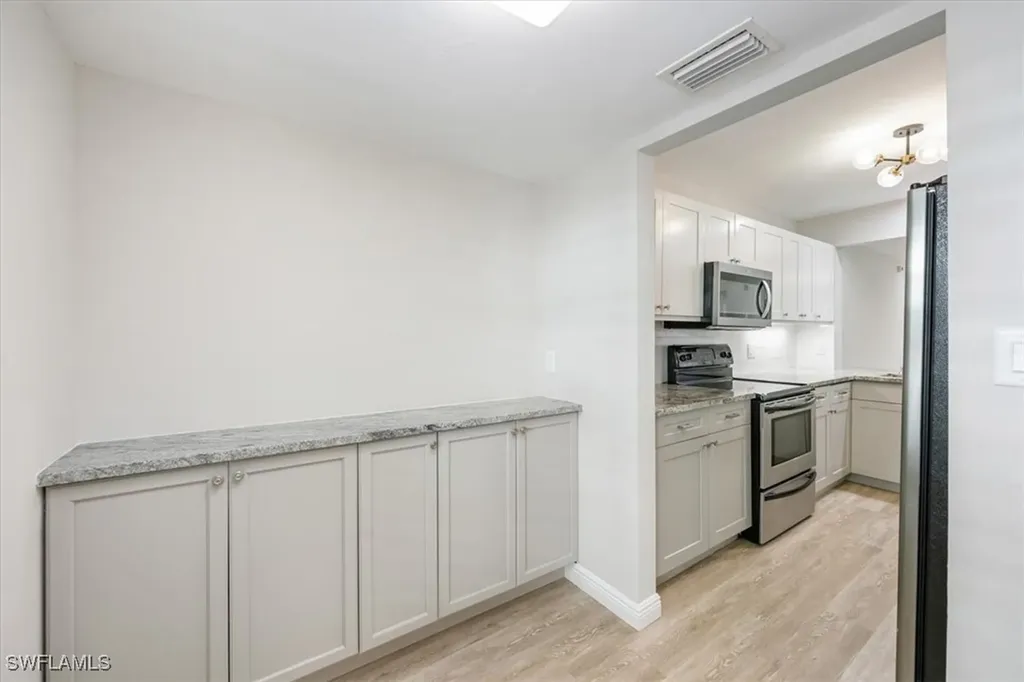 5940 Via Lugano Naples FL 34108