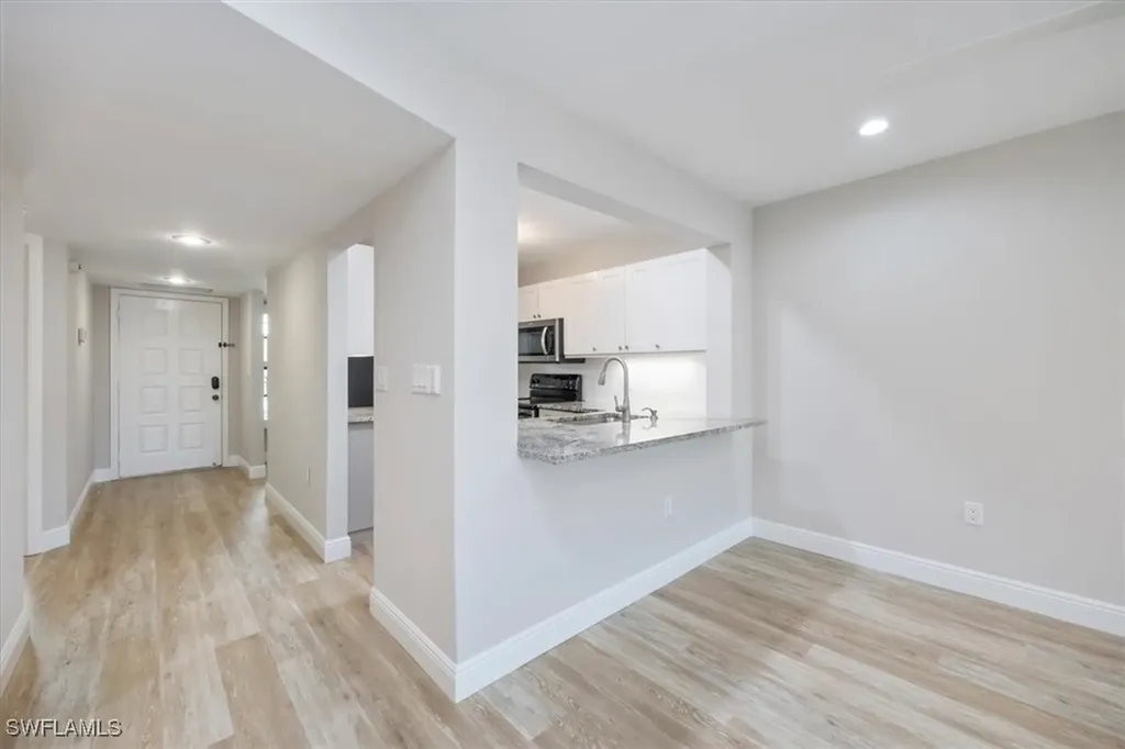 5940 Via Lugano Naples FL 34108