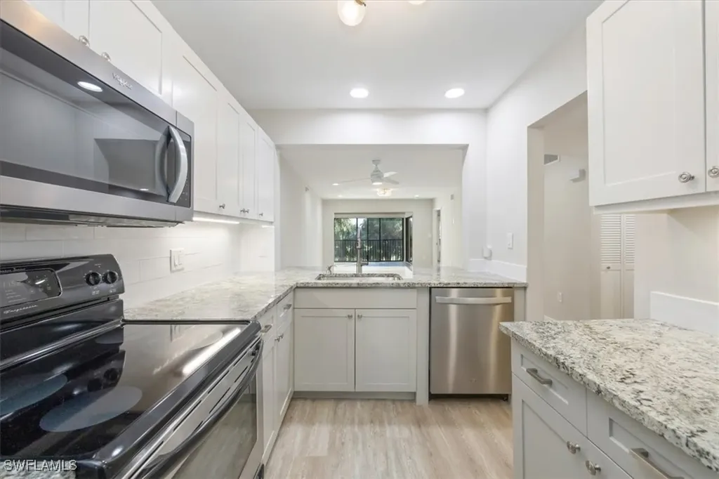 5940 Via Lugano Naples FL 34108