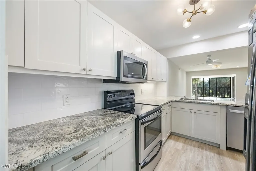 5940 Via Lugano Naples FL 34108