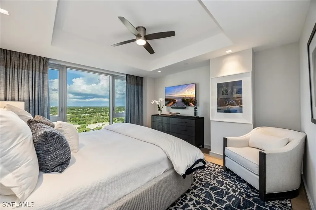 6897 Grenadier Boulevard Naples FL 34108