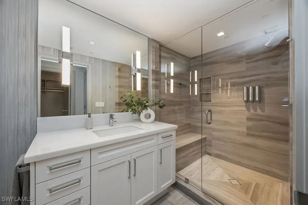 6897 Grenadier Boulevard Naples FL 34108