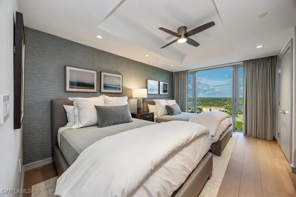 6897 Grenadier Boulevard Naples FL 34108