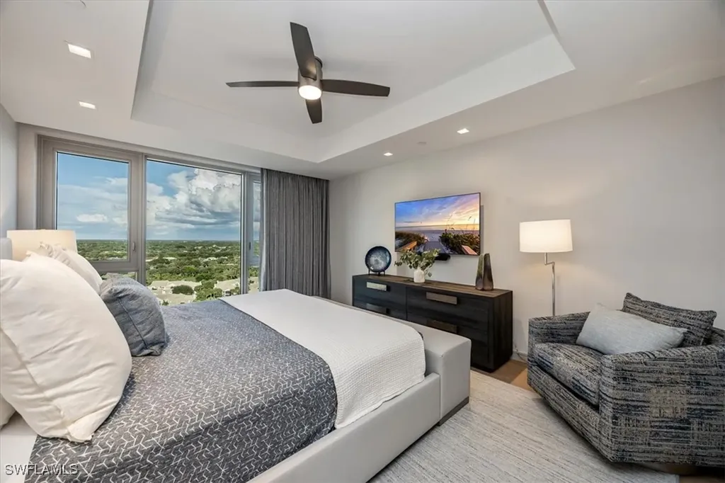 6897 Grenadier Boulevard Naples FL 34108