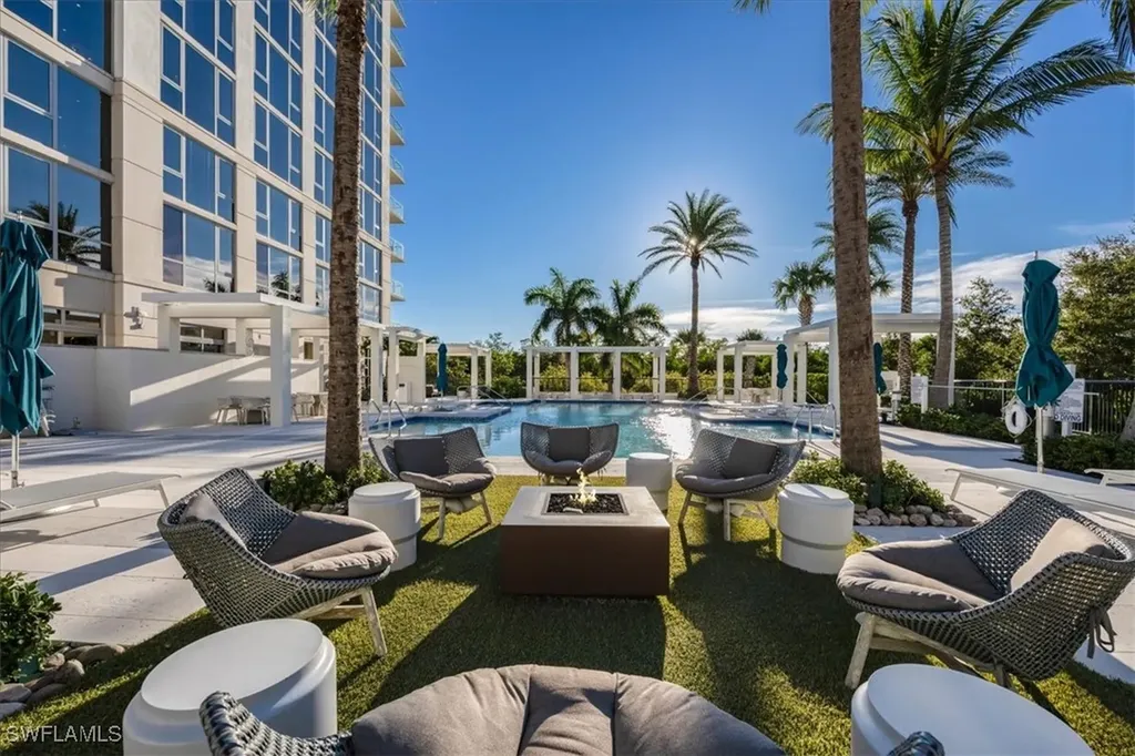 6897 Grenadier Boulevard Naples FL 34108