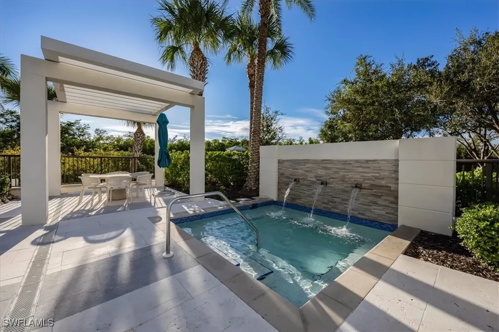 6897 Grenadier Boulevard Naples FL 34108