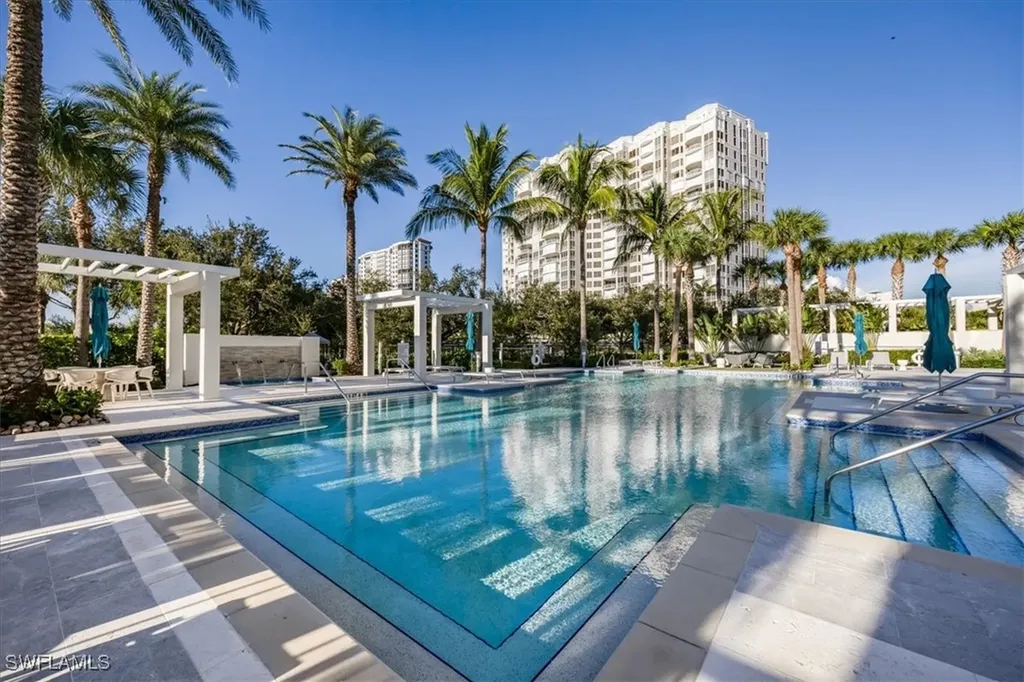 6897 Grenadier Boulevard Naples FL 34108