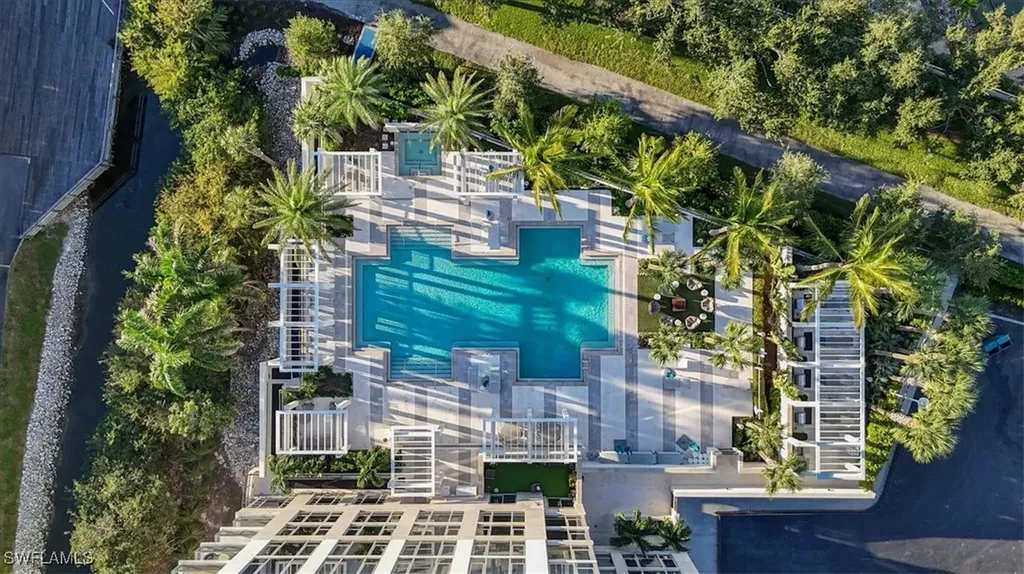 6897 Grenadier Boulevard Naples FL 34108