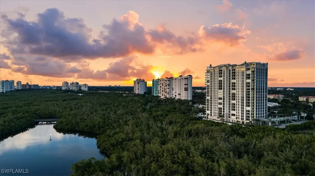 6897 Grenadier Boulevard Naples FL 34108