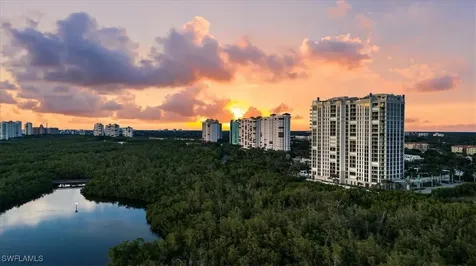 6897 Grenadier Boulevard Naples FL 34108