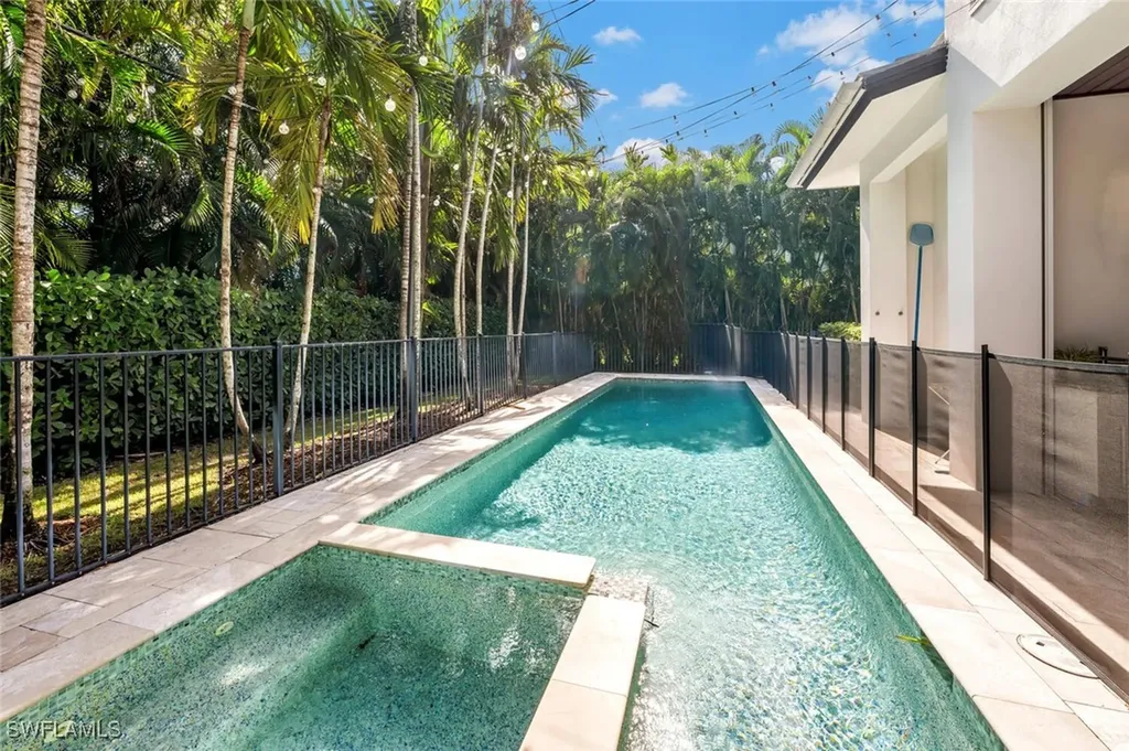 1844 Alamanda Drive Naples FL 34102