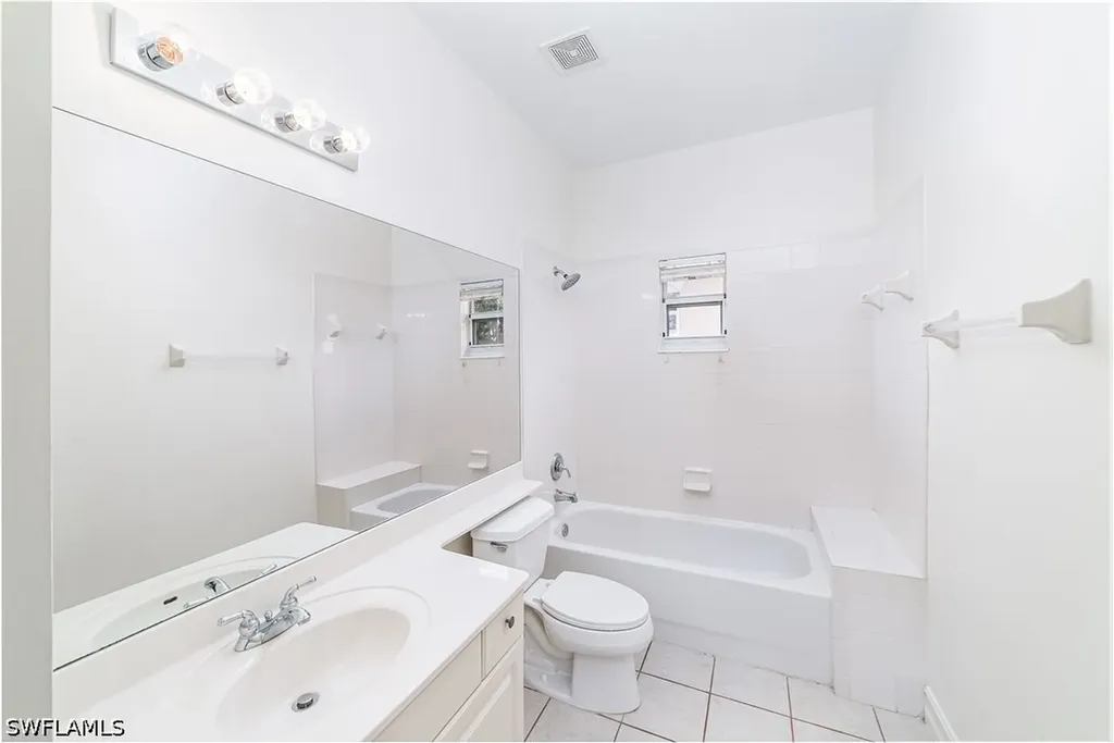 8092 Sanctuary Drive Naples FL 34104
