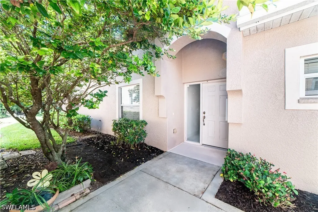 8092 Sanctuary Drive Naples FL 34104