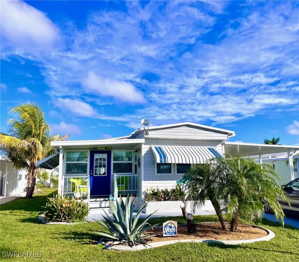 220 Derwent Boulevard Fort Myers FL 33908