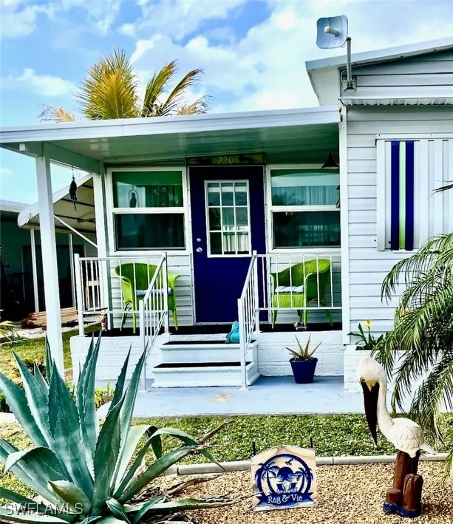 220 Derwent Boulevard Fort Myers FL 33908