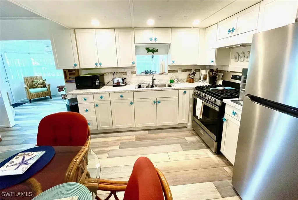 220 Derwent Boulevard Fort Myers FL 33908