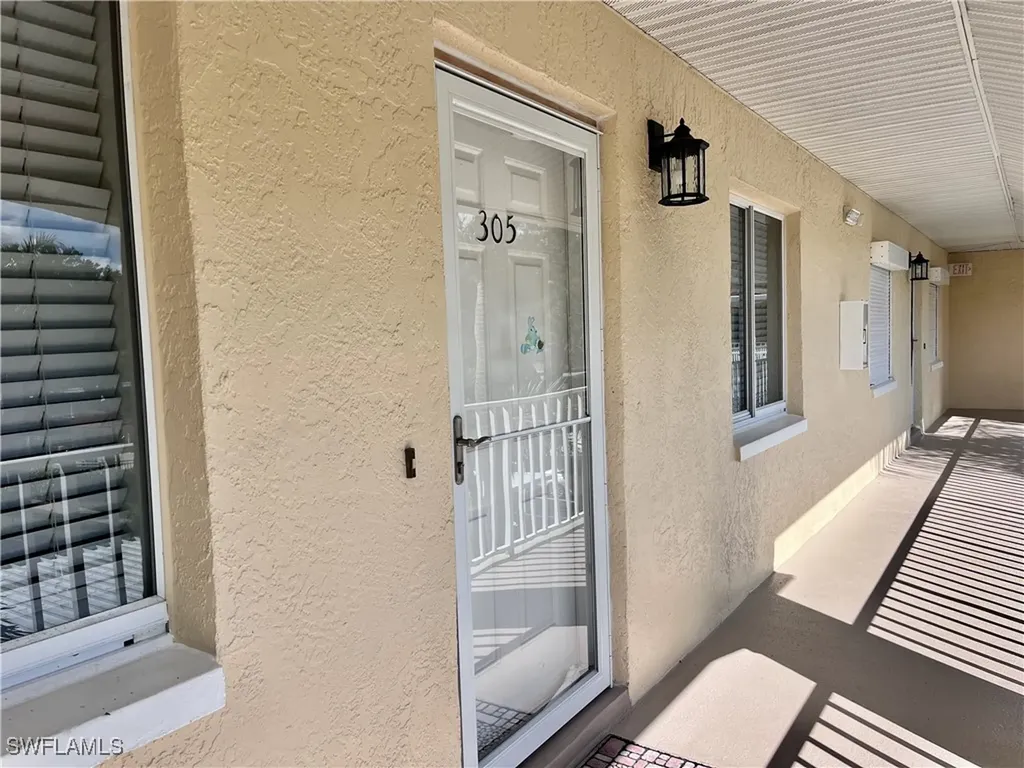 3685 Amberly Circle W Naples FL 34112