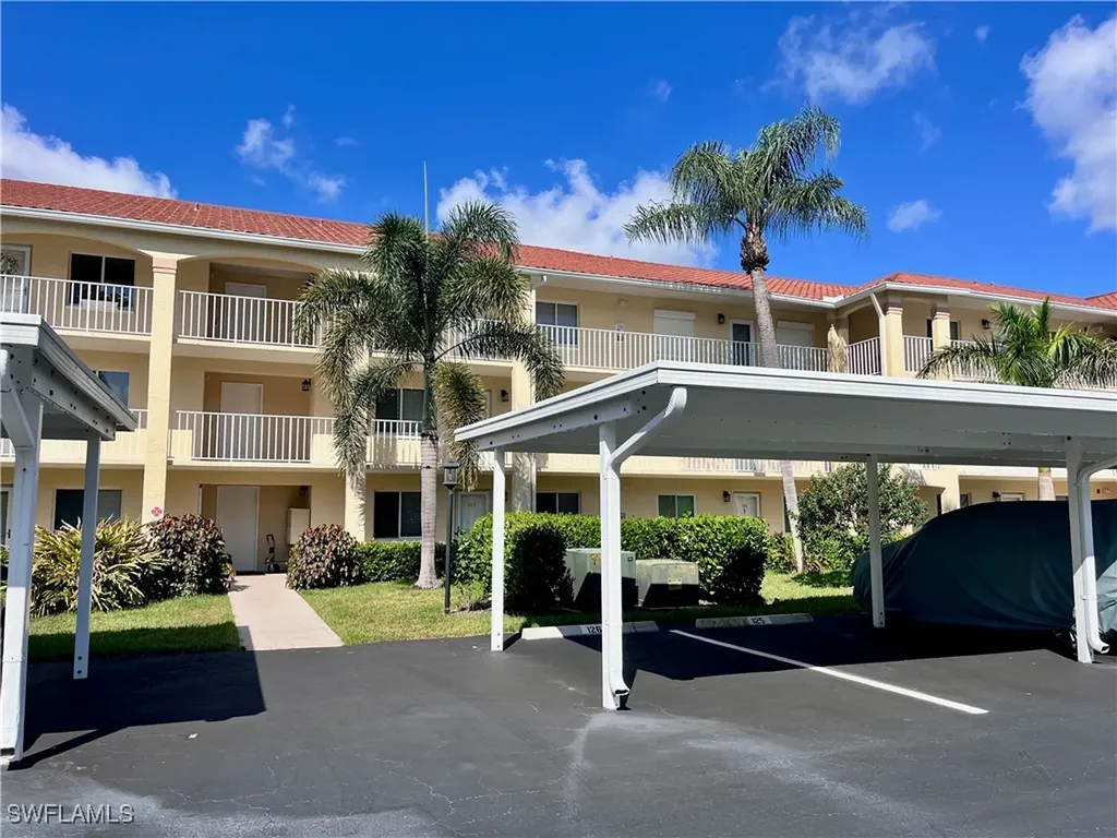 3685 Amberly Circle W Naples FL 34112