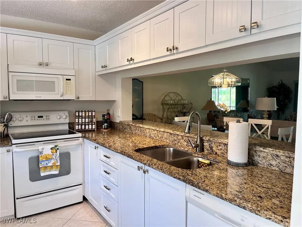 3685 Amberly Circle W Naples FL 34112