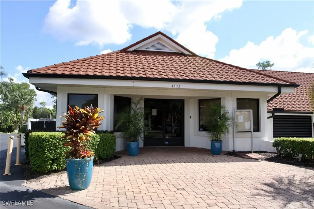 3685 Amberly Circle W Naples FL 34112