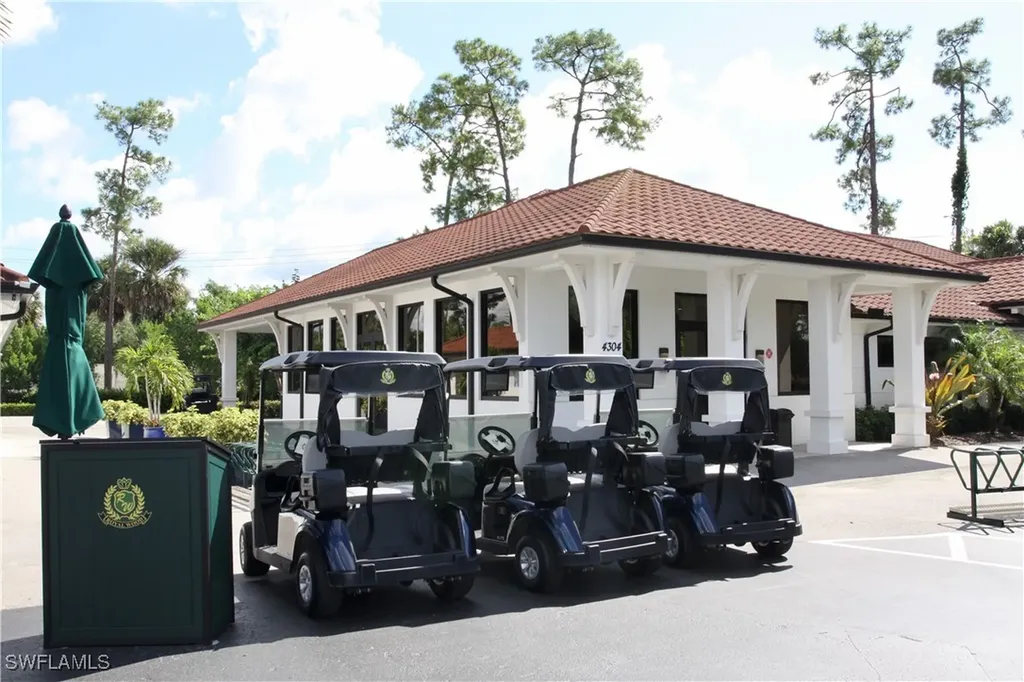 3685 Amberly Circle W Naples FL 34112