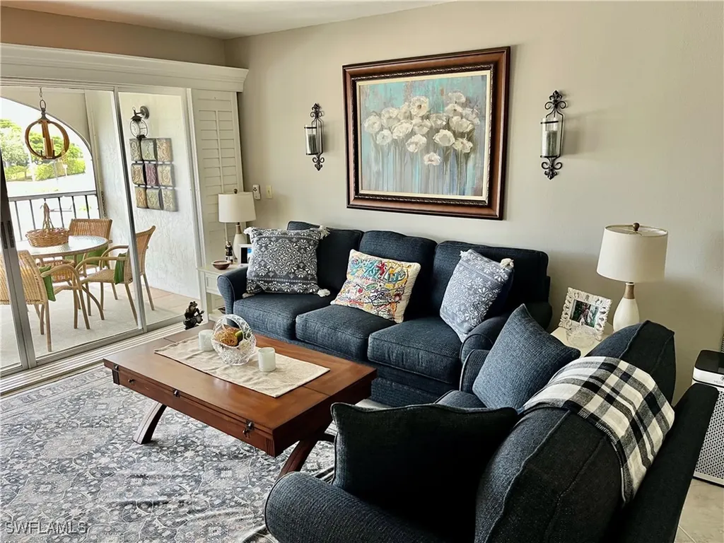 Naples FL, 53 High Point Circle W, Unit 302