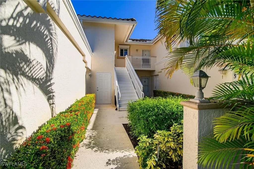 269 Sunrise Cay Naples FL 34114