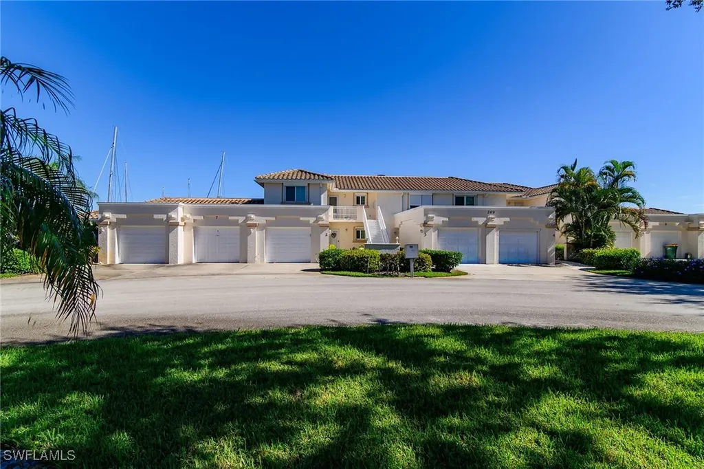 269 Sunrise Cay Naples FL 34114