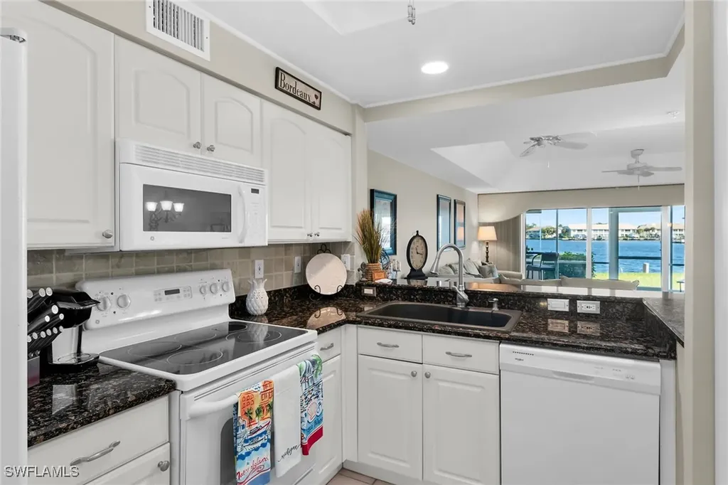 269 Sunrise Cay Naples FL 34114