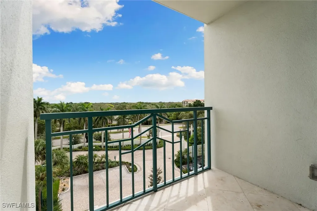 7515 Pelican Bay Boulevard Naples FL 34108
