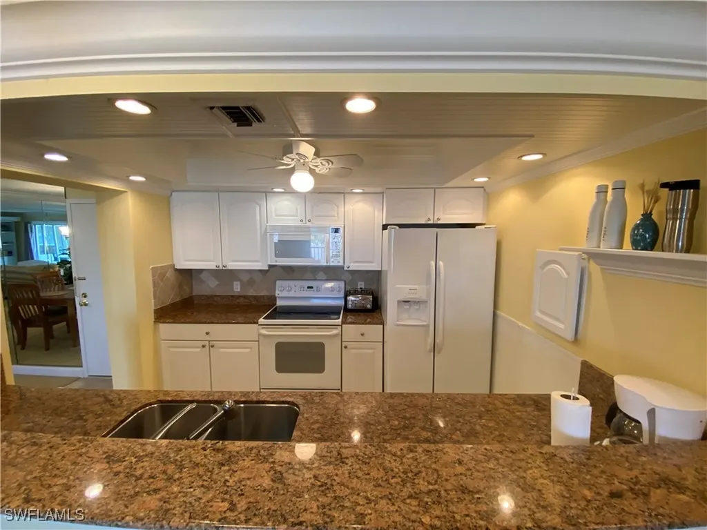 555 Park Shore Drive Naples FL 34103