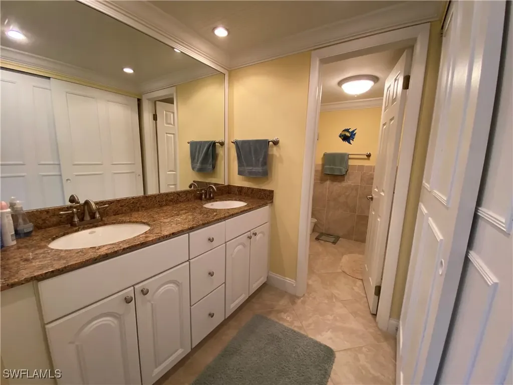555 Park Shore Drive Naples FL 34103