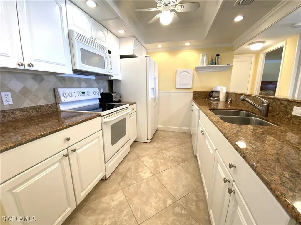555 Park Shore Drive Naples FL 34103