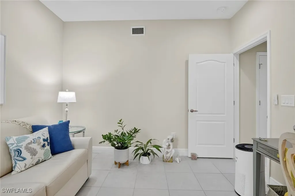 6960 Avalon Circle Naples FL 34112