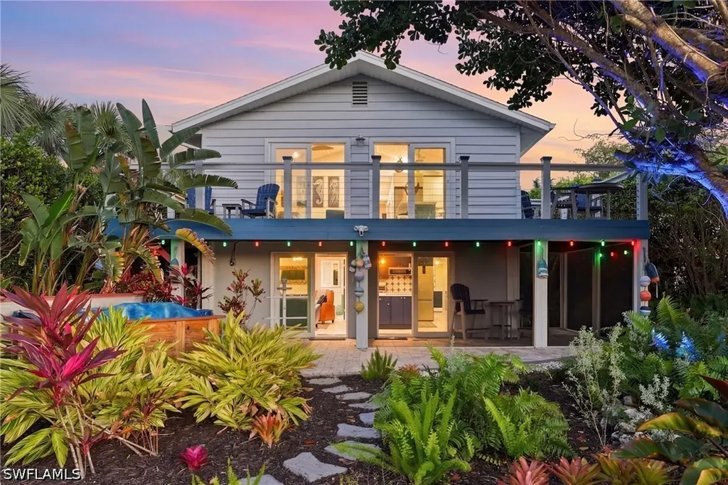 193 Cocohatchee Street Naples FL 34110
