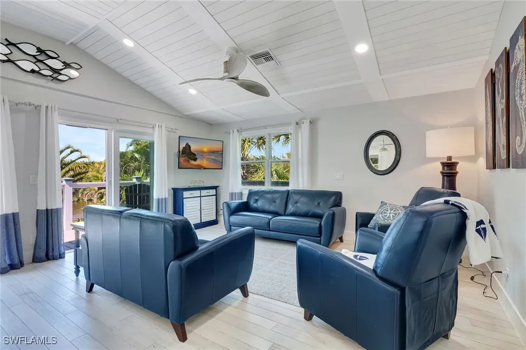193 Cocohatchee Street Naples FL 34110