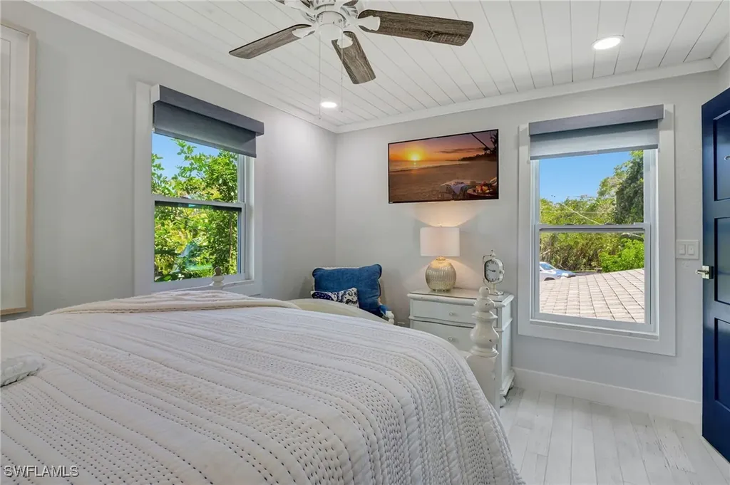 193 Cocohatchee Street Naples FL 34110