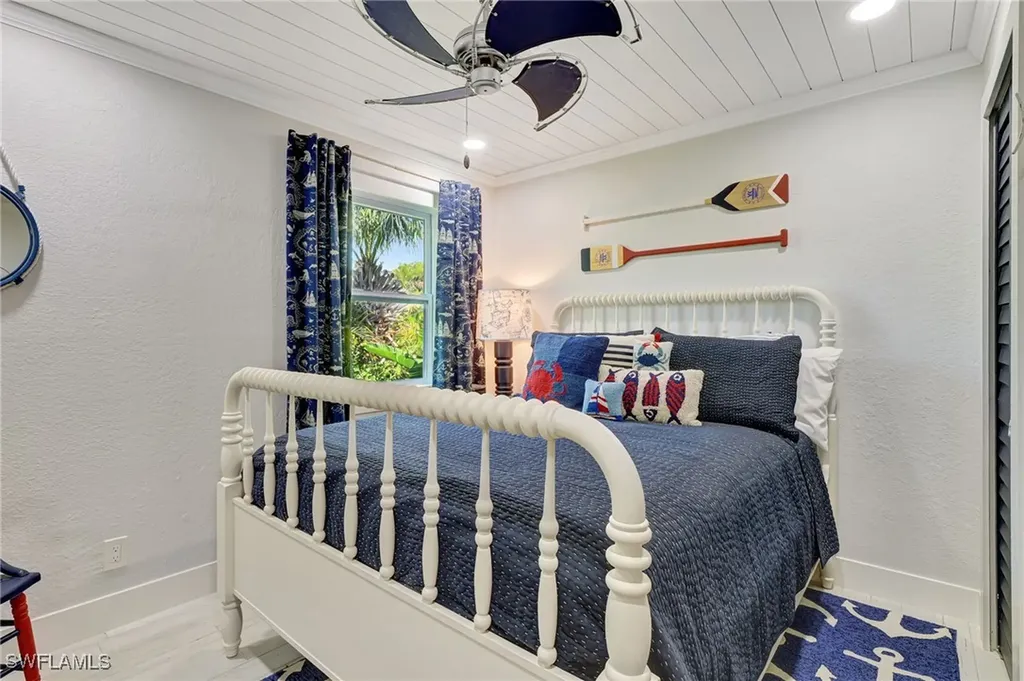 193 Cocohatchee Street Naples FL 34110
